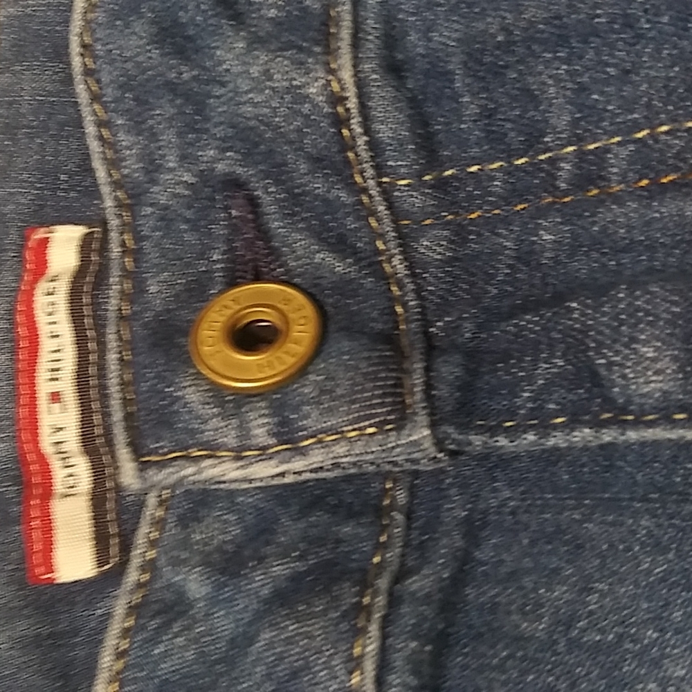 Tommy Hilfiger denim skirt. - Picture 11 of 12